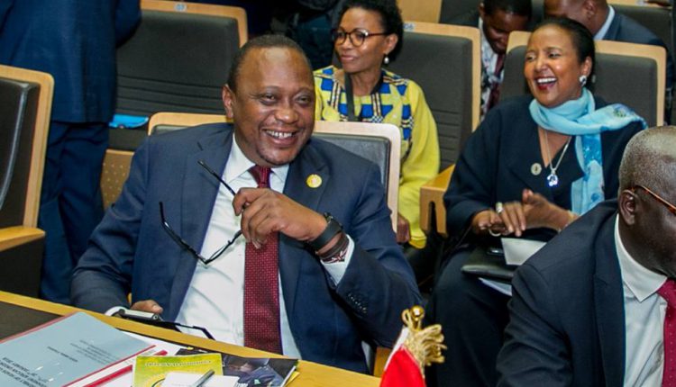 President Kenyatta with the Kenyan delegation